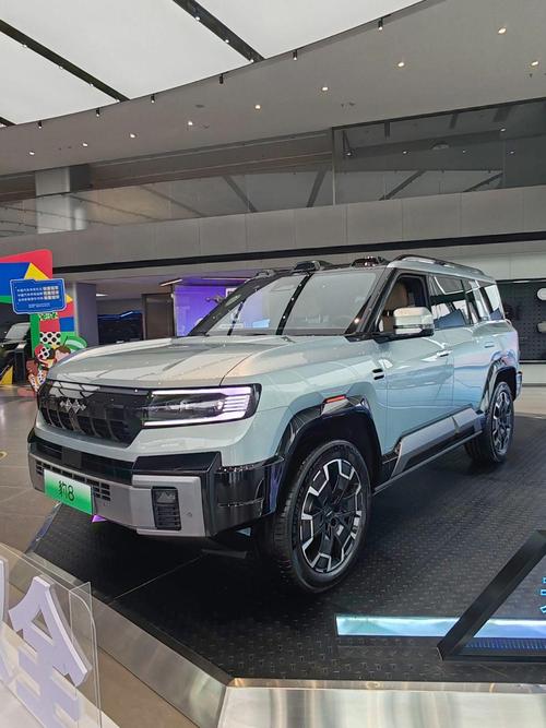 重庆218比亚迪方程豹硬派越野的爆款，英菲尼迪35周年与你共成长